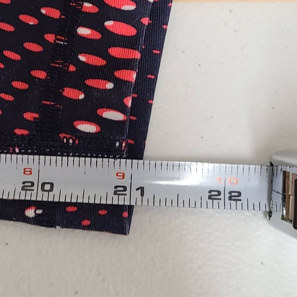 Under Armour Black And Red Polka Dot Cropped Leggings Womens Size Large - Picture 7 of 7
